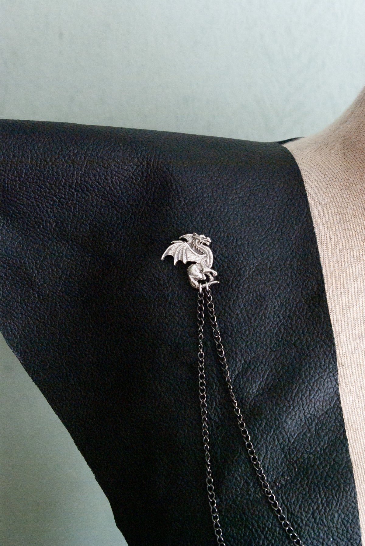 'Dragon Hunter' Shoulder Pieces