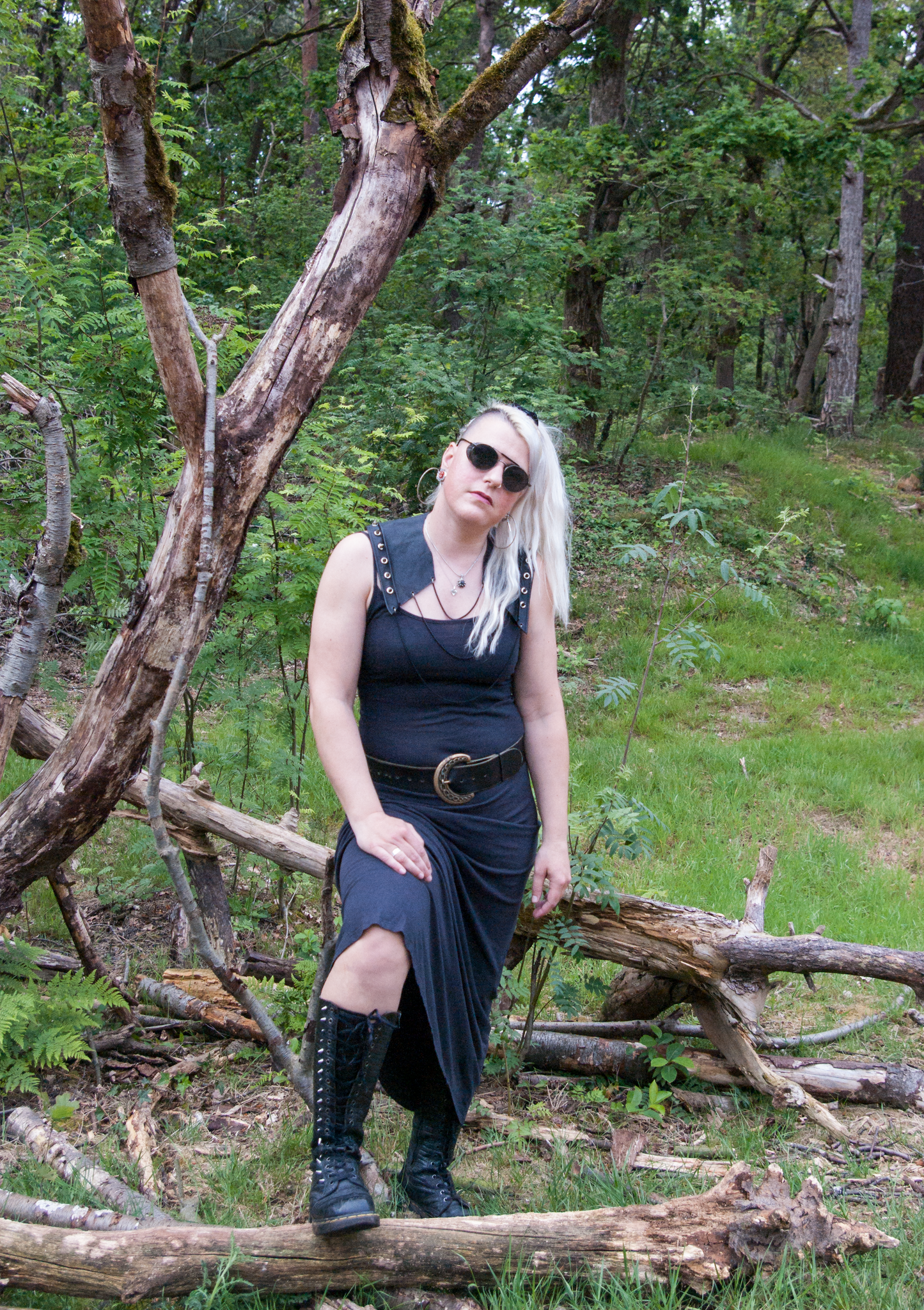 Accessory with Spikes & Chains